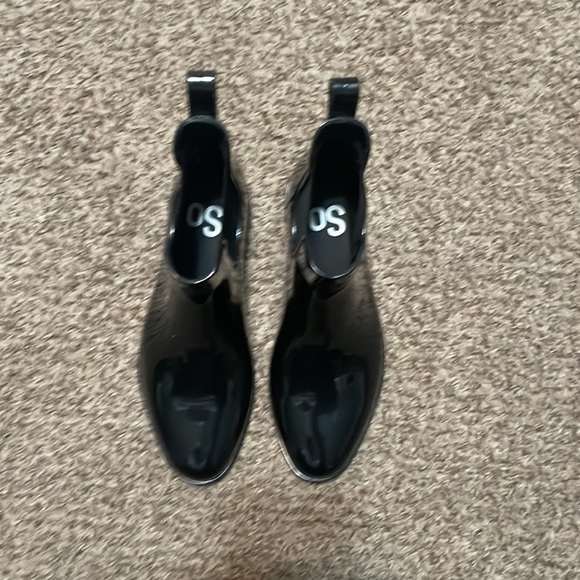 Women’s size 7 black high ankle boots - Picture 2 of 4